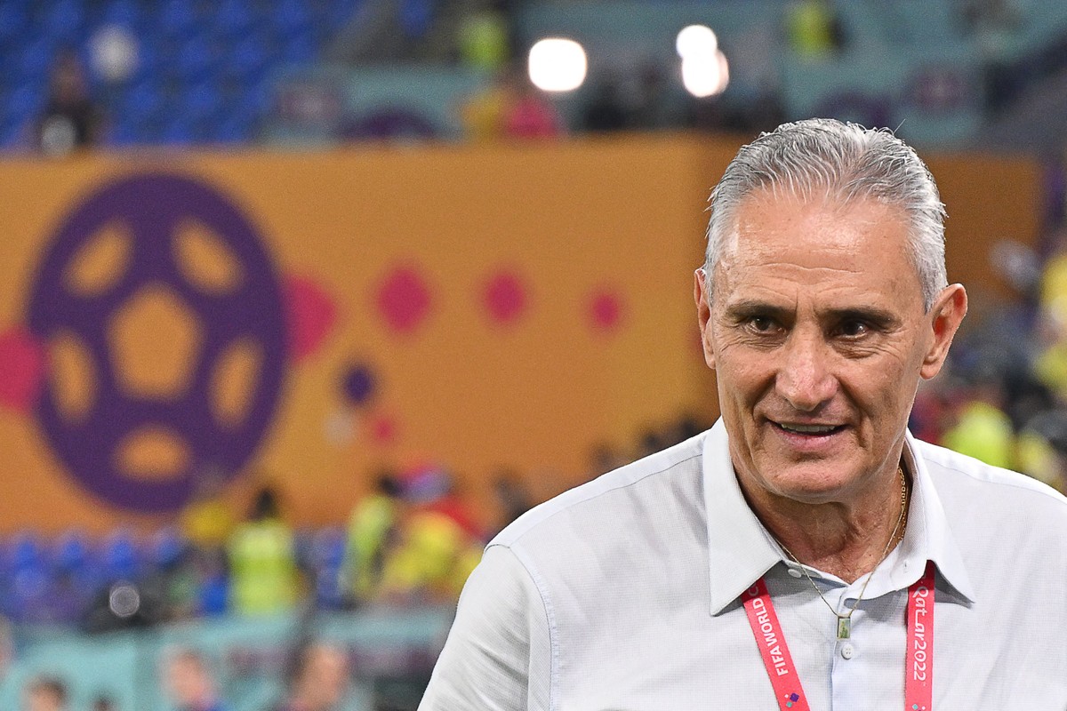 Sonho de Tite, trabalho em clube europeu fica mais longe com queda do Brasil nas quartas de final da Copa