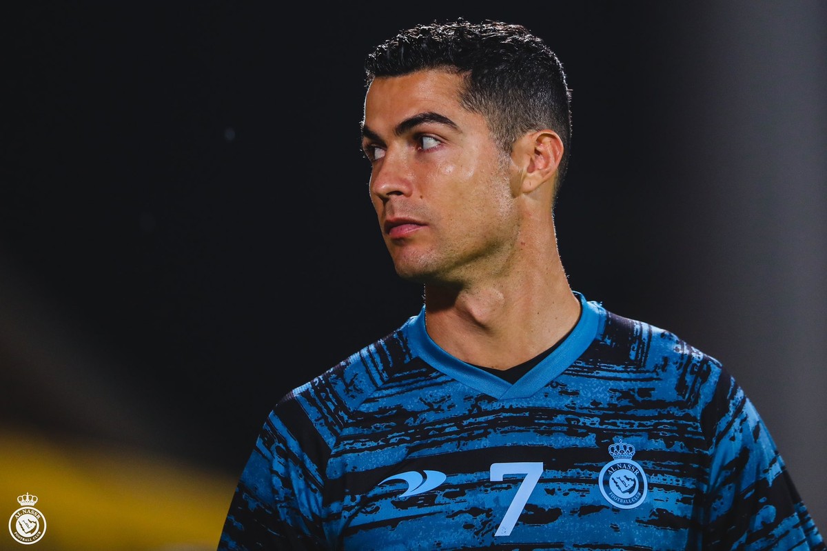 Cristiano Ronaldo não pode ser inscrito pelo Al Nassr devido ao limite de estrangeiros no elenco