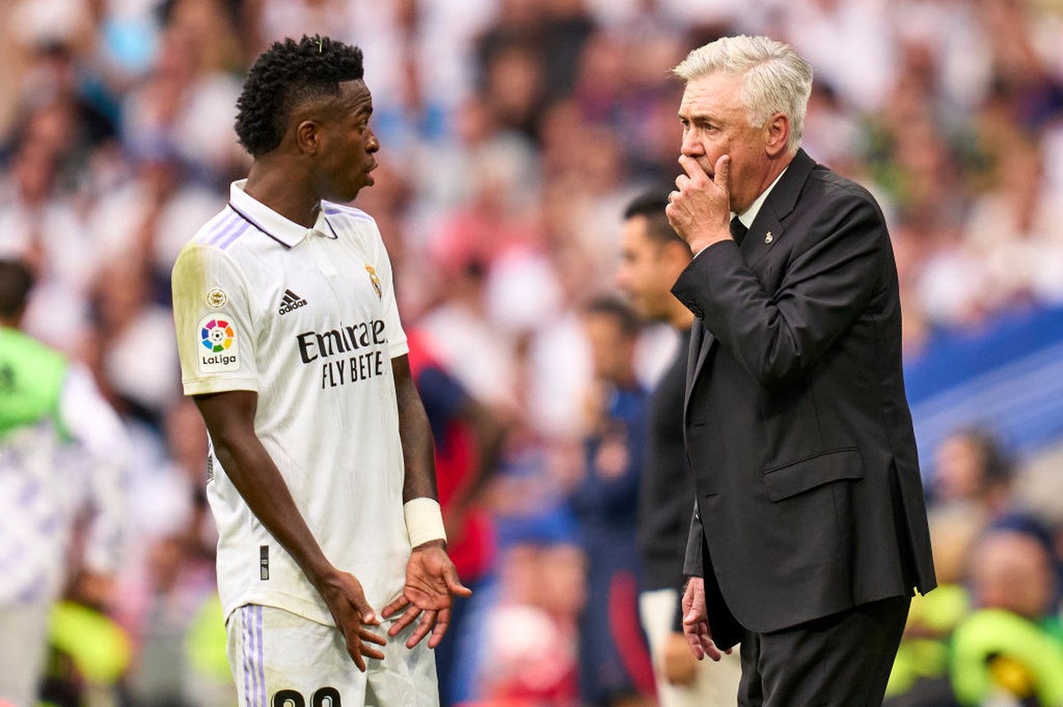 Ancelotti exalta Vinicius Junior no Real: “Meus netos são fãs dele”