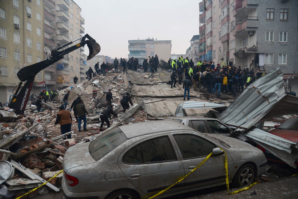 Federação suspende jogos na Turquia após terremoto que deixou milhares de mortos