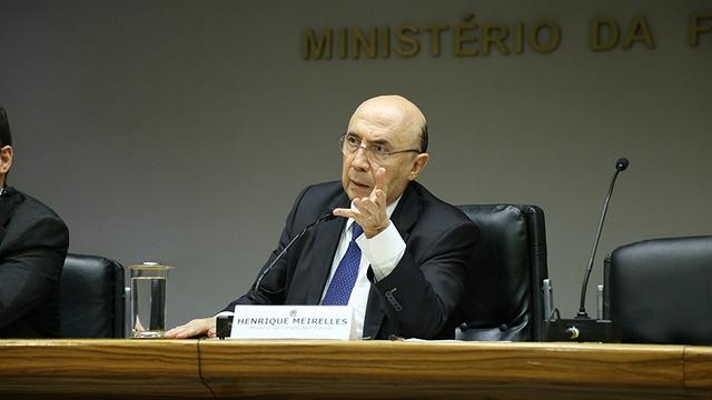 ‘Talvez seja preciso subir os juros mais ainda’, afirma Henrique Meirelles