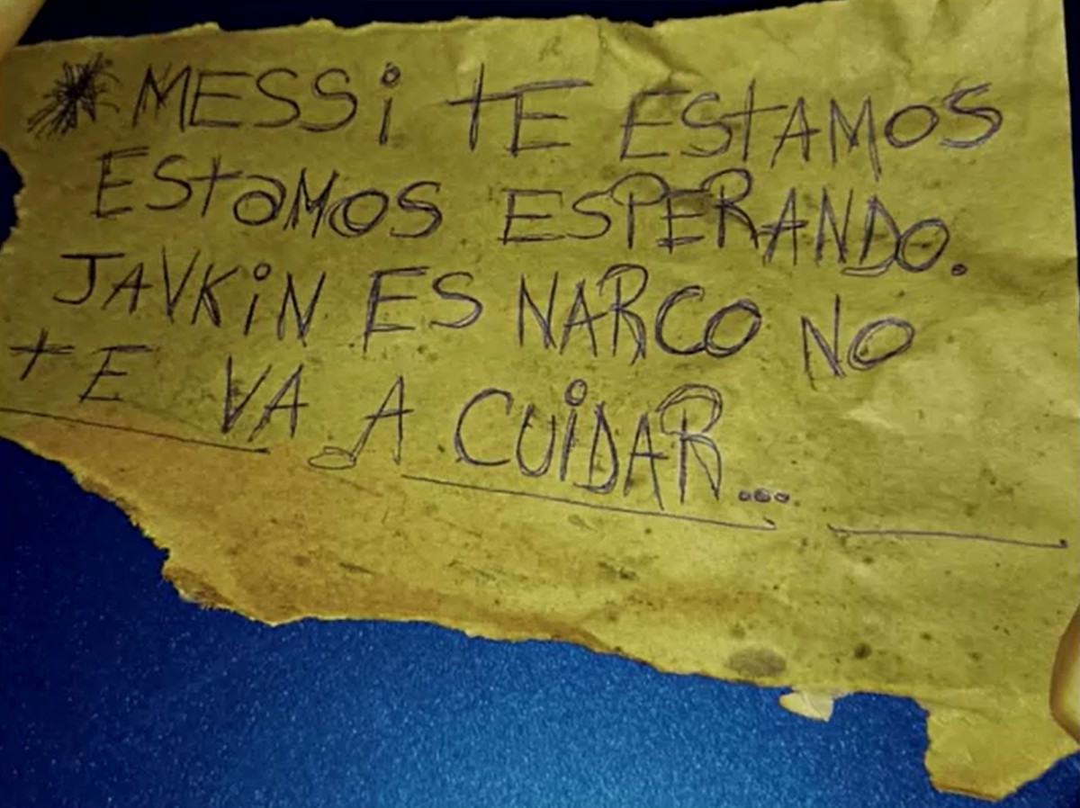 Mercado da família de Antonela Rocuzzo, mulher de Messi, é alvejado com 14 tiros e jogador é ameaçado