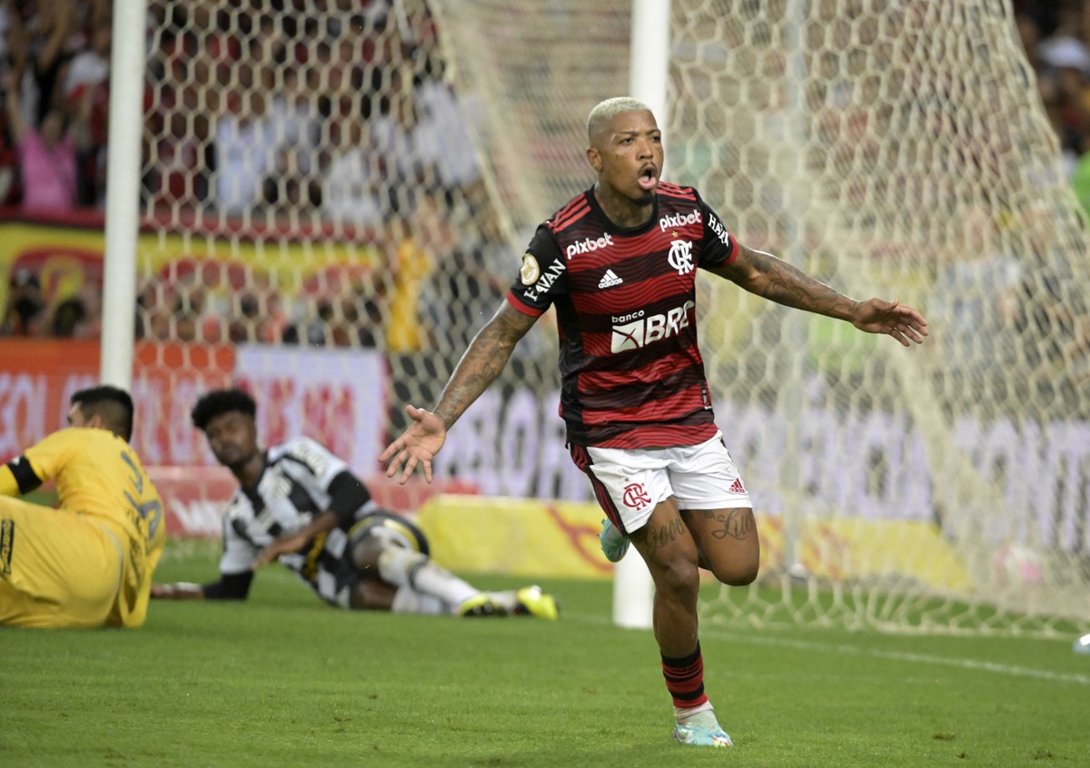 Bahia procura Flamengo pelo atacante Marinho