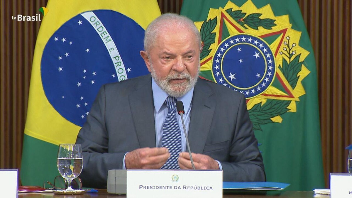 Lula pede que ministros não façam anúncios sem aval do Planalto e diz que propostas têm que ser ‘do governo’