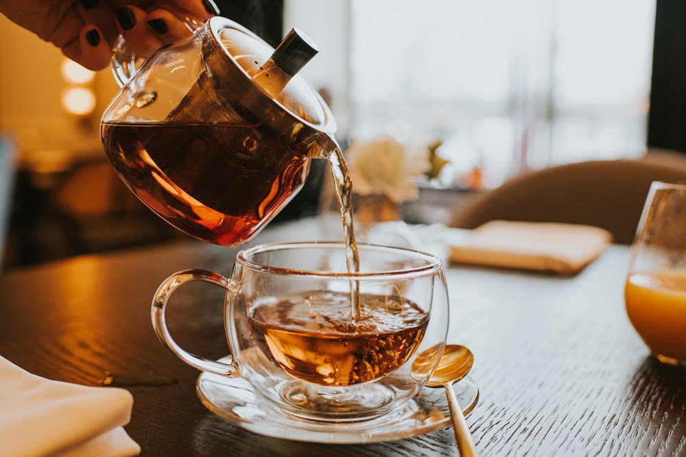 Faça em casa um chá que ajuda a emagrecer e combater resfriados