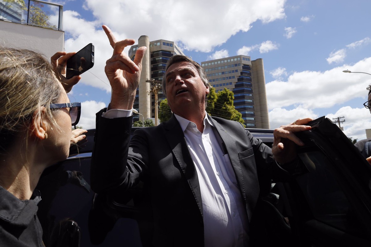 Bolsonaro diz à PF que postou sem querer e medicado vídeo com ataques a sistema eleitoral após atos golpistas