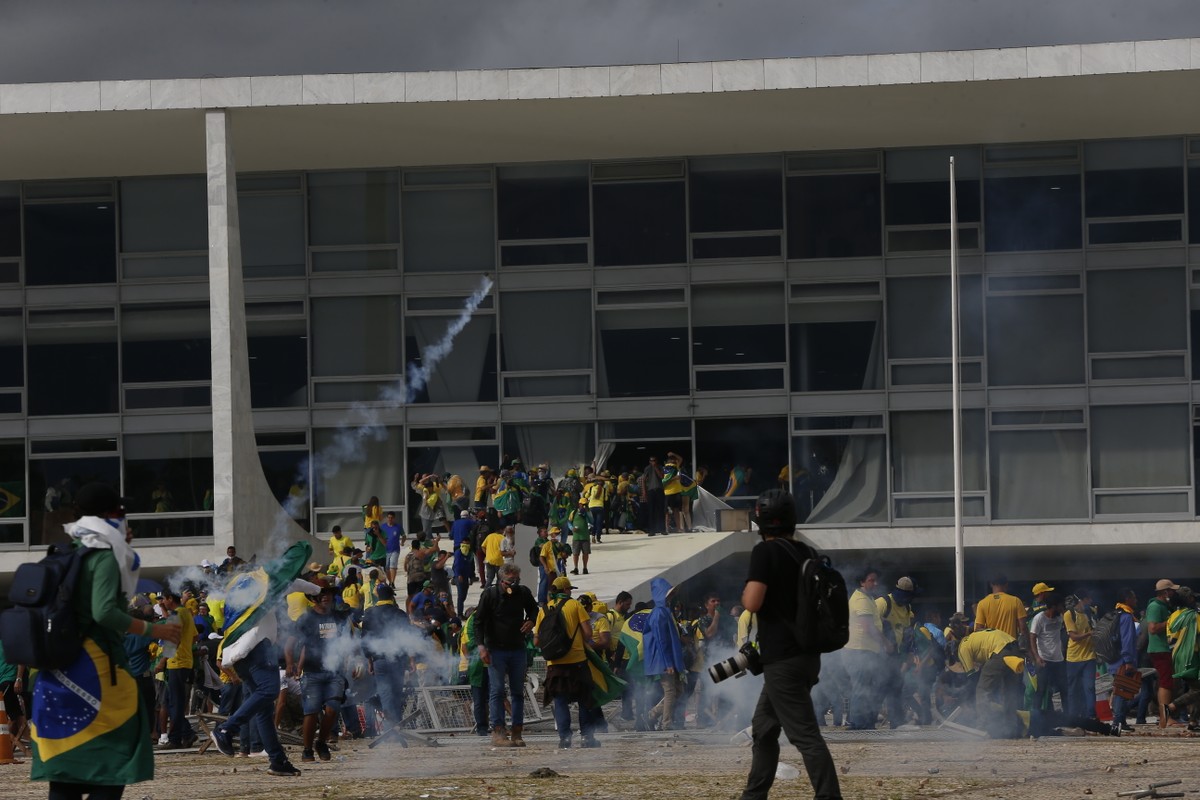 Aliados de Bolsonaro estabelecem como meta para CPI derrubar mais um ministro de Lula