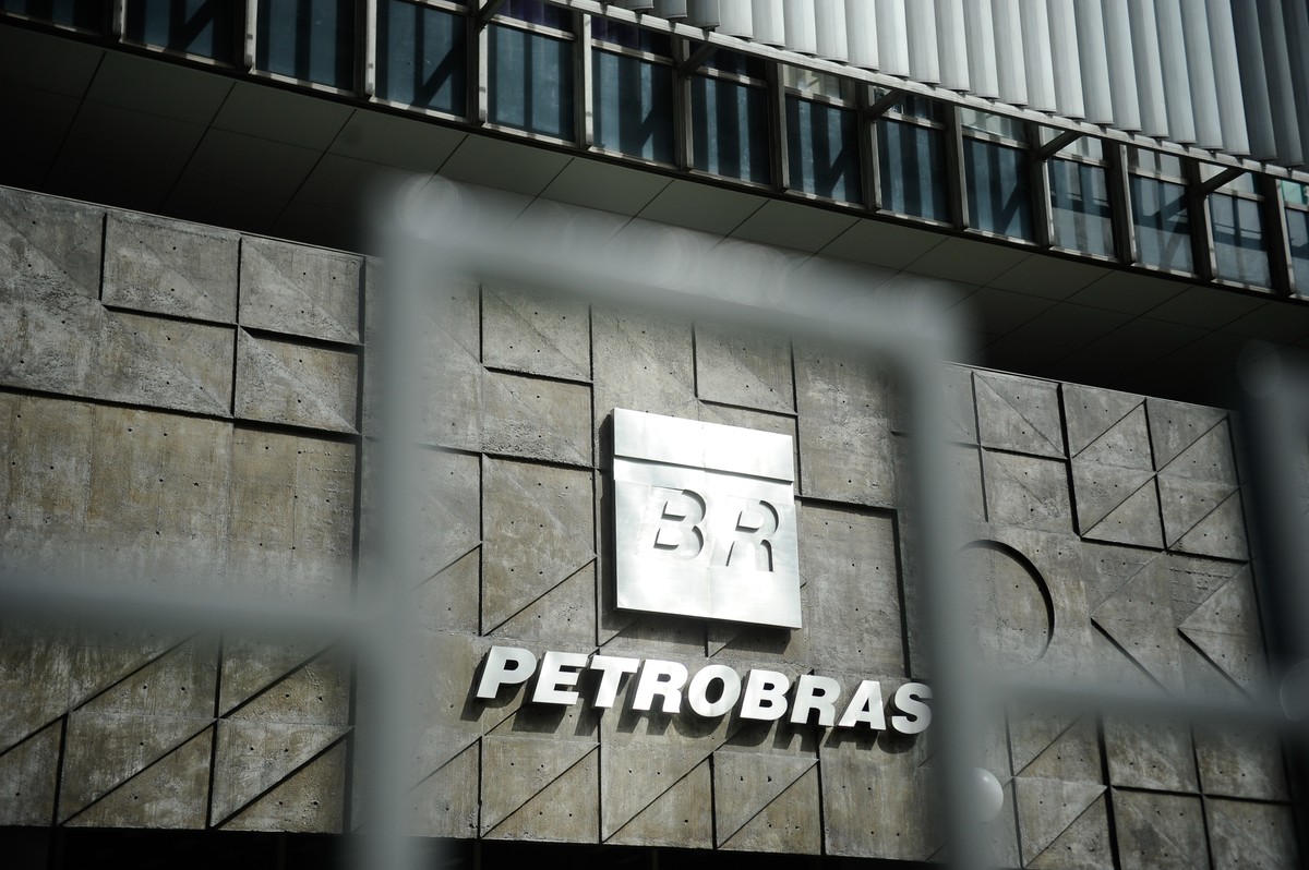 Petrobras reduz preço do diesel em 9,89% a partir de sábado