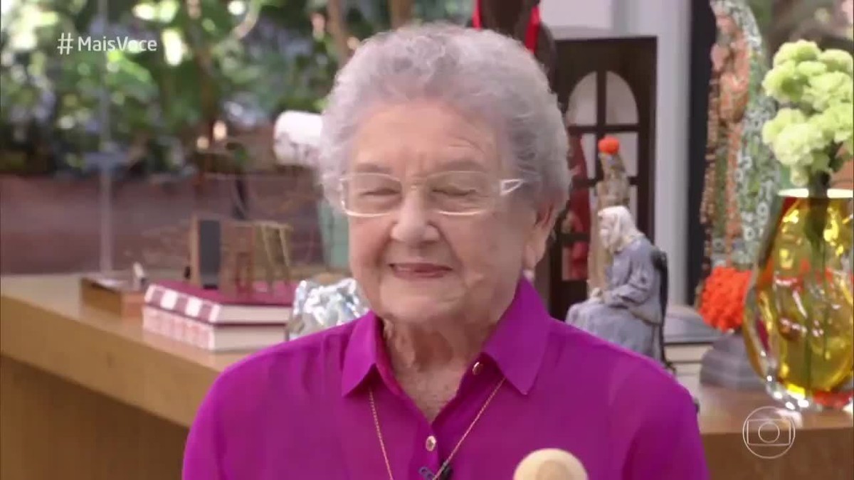 Morre Palmirinha Onofre, cozinheira e apresentadora ícone da TV, aos 91 anos