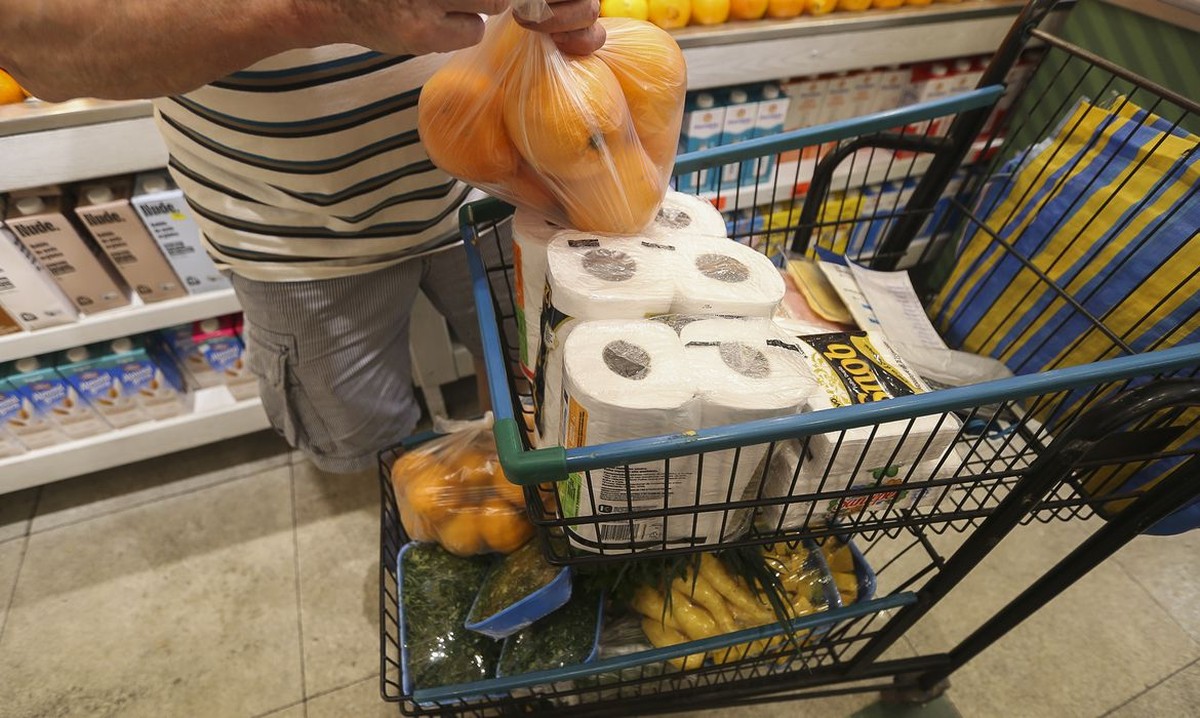 Alto endividamento do consumidor reduz compras nos supermercados