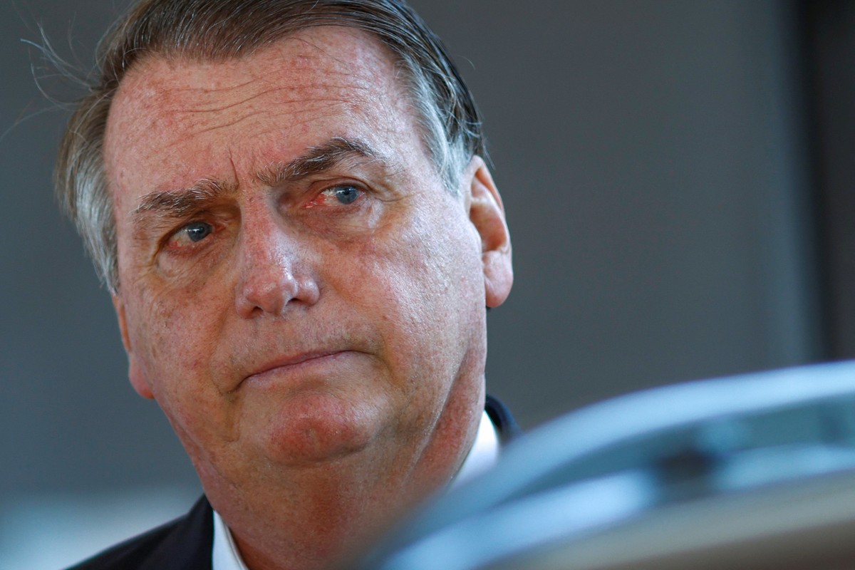 Bolsonaro chega à PF para depor na investigação sobre fraude em cartões de vacina