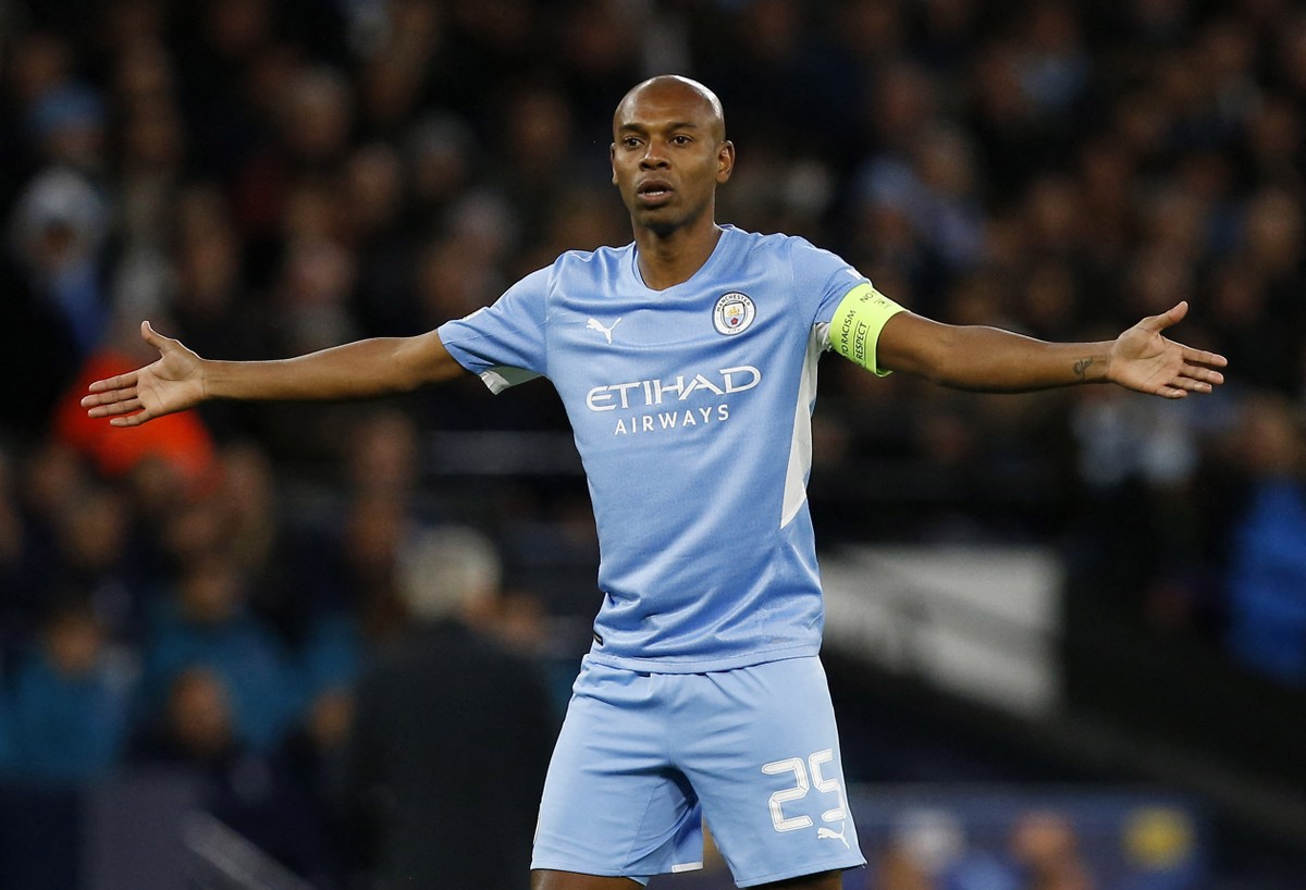 Com autorização do Athletico, Fernandinho vai à final da Champions League na Turquia