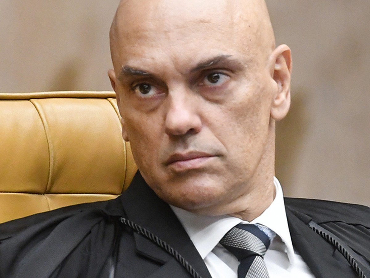 Julgamento de Bolsonaro no TSE será de acordo com a lei e Constituição, diz Alexandre de Moraes