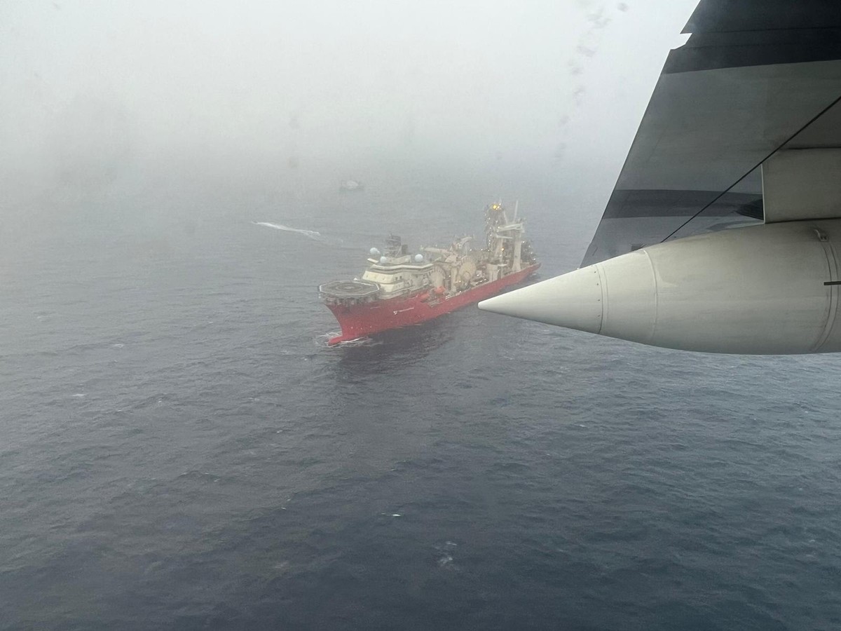 Guarda Costeira divulga, pela primeira vez, foto das buscas por submarino desaparecido