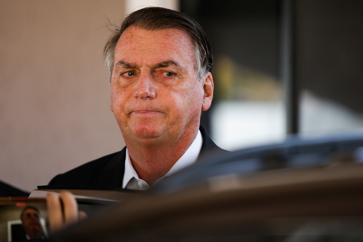 TSE condena Bolsonaro e o declara inelegível por oito anos