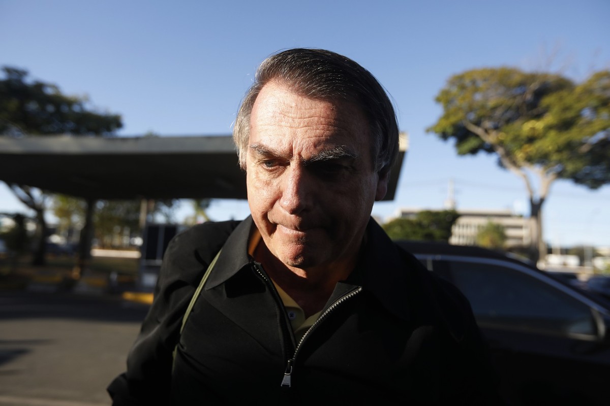 ‘Mandei, qual o problema?’, diz Bolsonaro sobre mensagem com ataques a TSE e STF