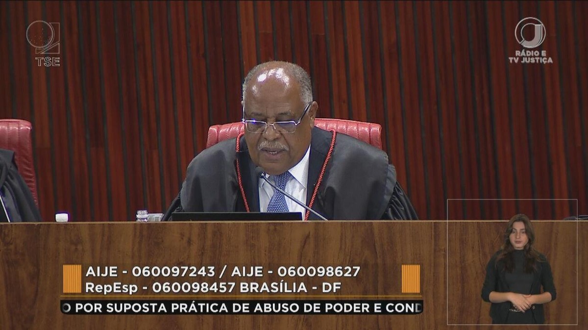 Relator no TSE vota pela condenação de  Bolsonaro por abuso de poder político e econômico na eleição de 2022