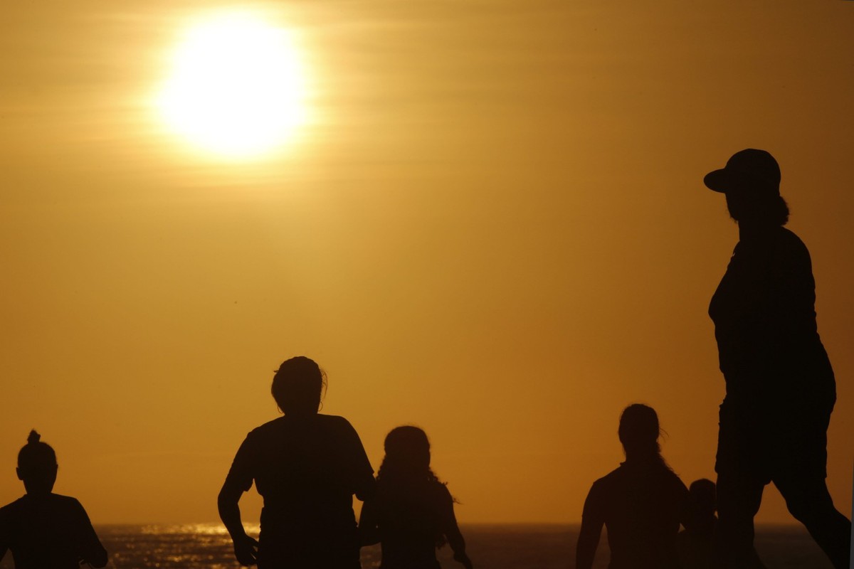 Último domingo de primavera do ano tem sensação térmica de 44,3 graus, às 8h15, no Rio