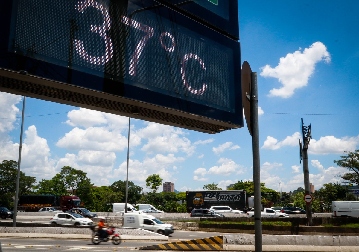 Onda de calor termina neste domingo, mas semana deve ser quente e termômetros podem chegar aos 40°C