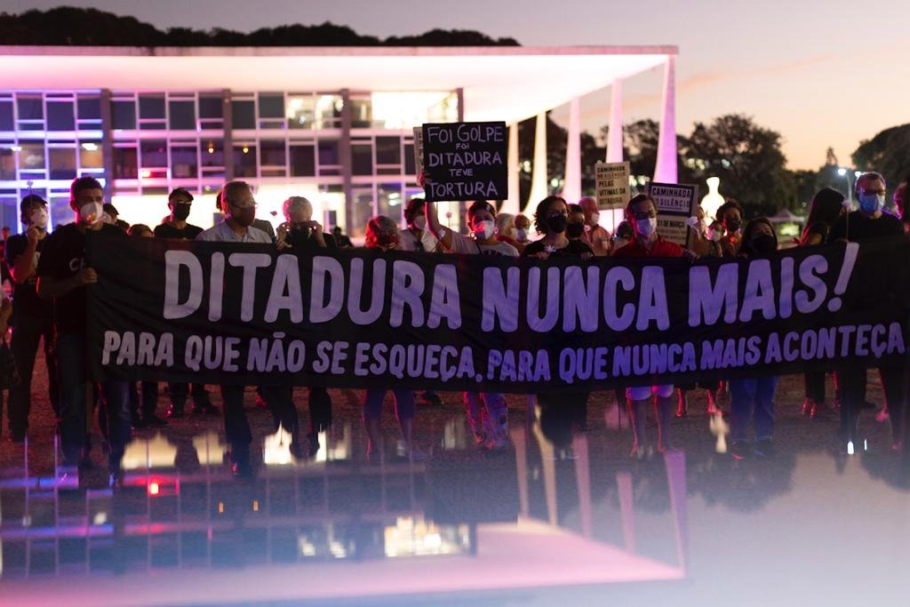 A democracia do Brasil trata presos políticos como a ditadura militar