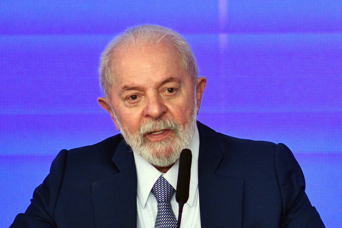 Lula indica que número 2 da Abin será demitido