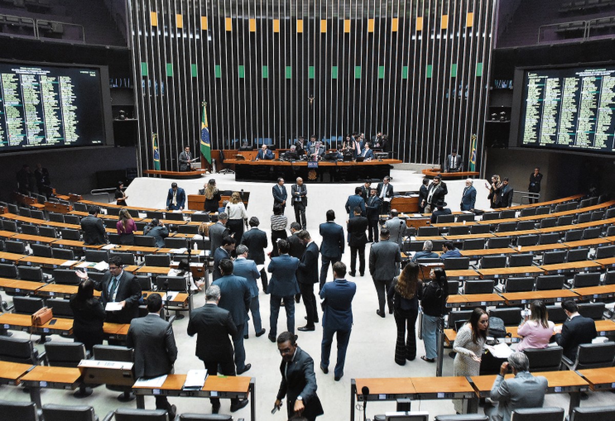 Deputados articulam ‘pacote de PECs’ para se blindar contra ações do STF