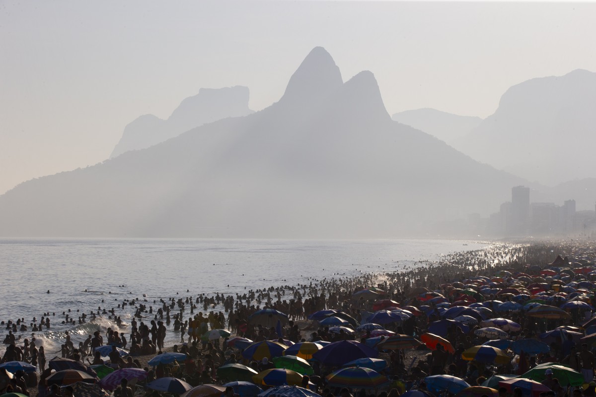 Vai para a praia? Saiba o que é bom e ruim para a sua saúde nesse calor extremo