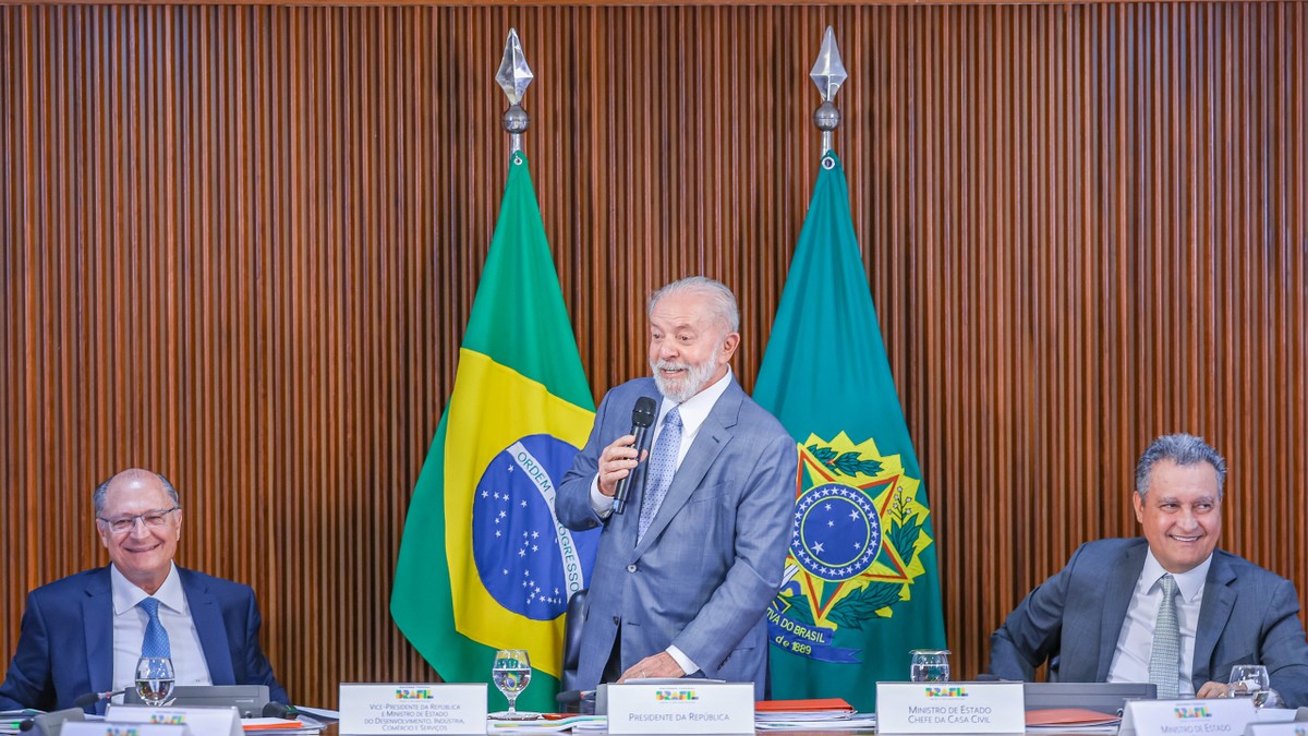 Em primeira reunião no ano, Lula cobra entregas dos ministros e resiste a ato com evangélicos: ‘o nosso Deus não é o mesmo do Malafaia’