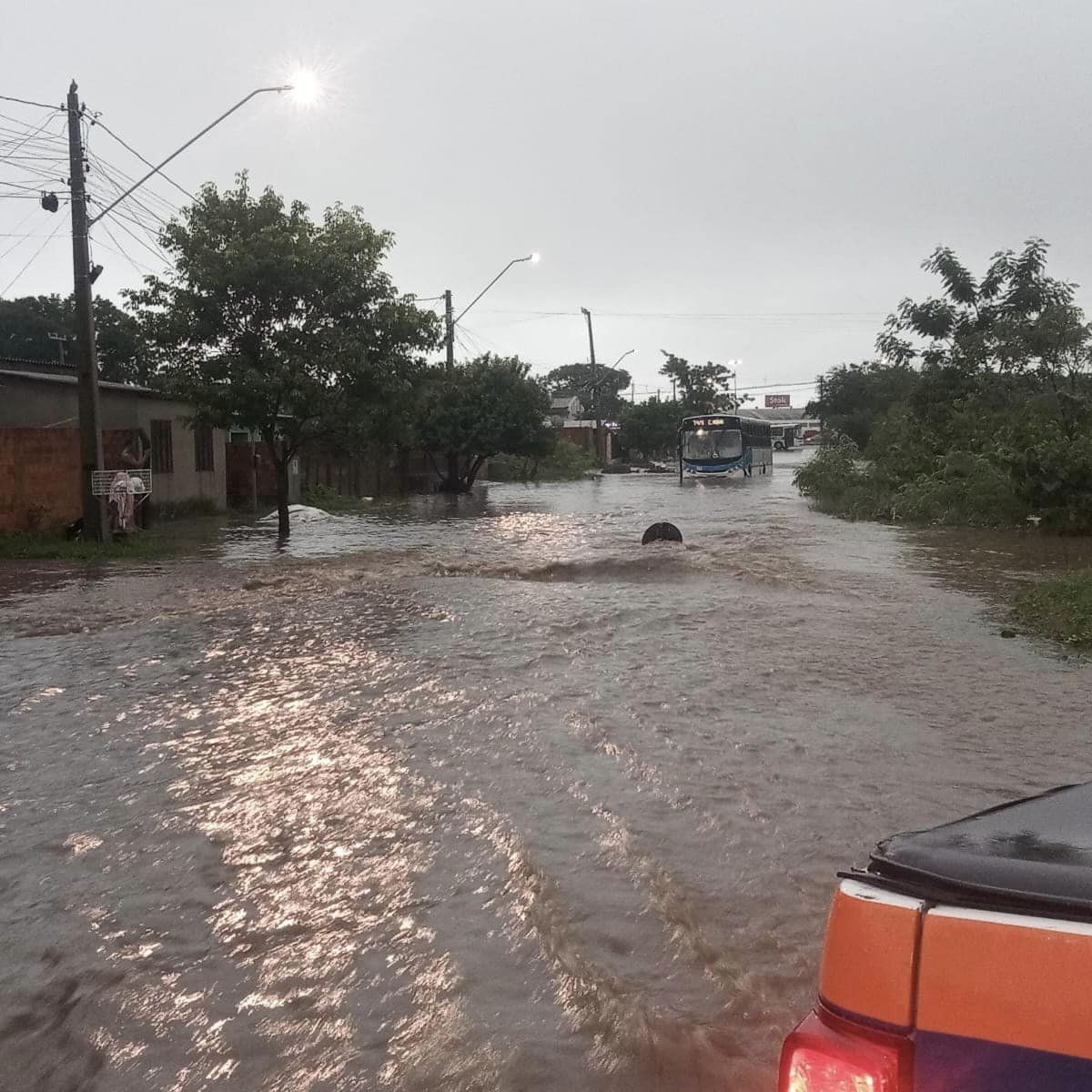 Clima extremo: temporais deixam 620 casas alagadas e famílias desabrigadas no RS