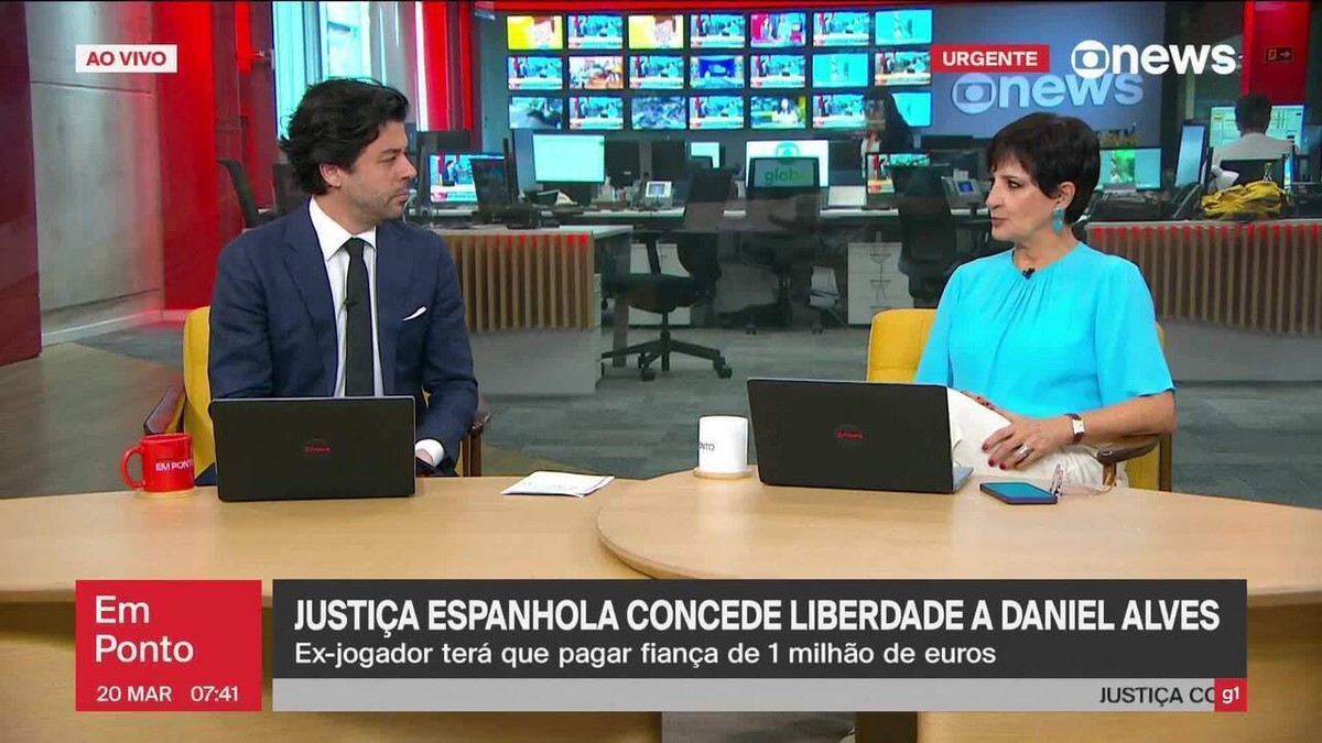 Daniel Alves vai recorrer ao pai de Neymar para pagar fiança, mas não deve sair da prisão nesta quarta, diz jornal