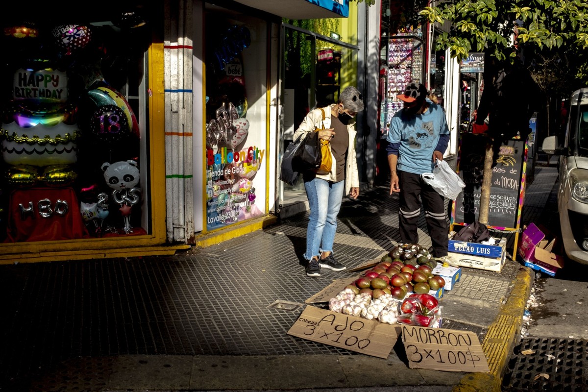 Recessão atinge em cheio a Argentina, e vendas despencam até 45%