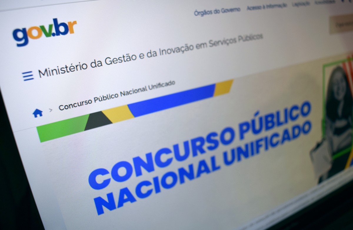 Adiamento do ‘Enem dos concursos’ gera repercussão nas redes sociais