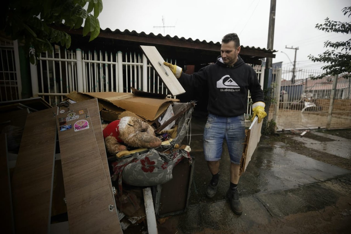 Chuvas no RS: com descida do nível dos rios, gaúchos voltam para casa e encontram cenário de destruição