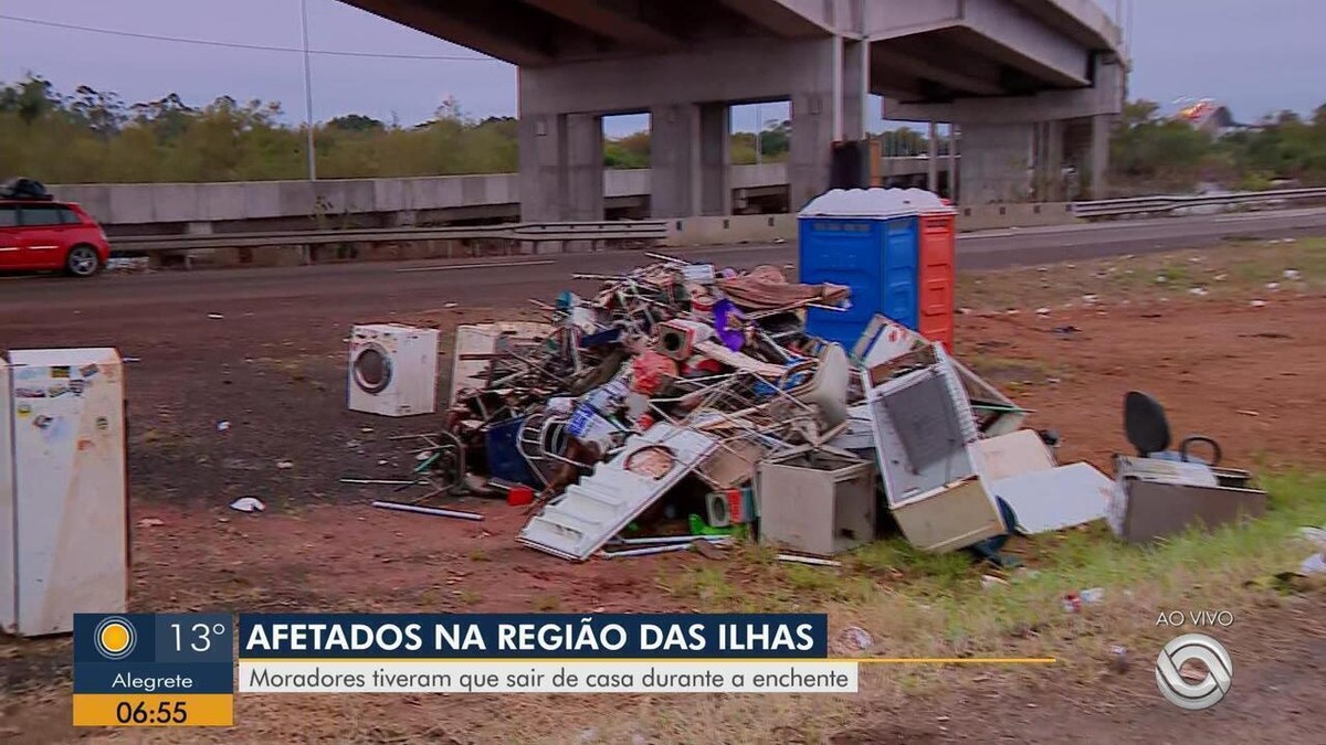 Em barracas, carros e debaixo da ponte: população improvisa moradias após cheia do Guaíba em Porto Alegre