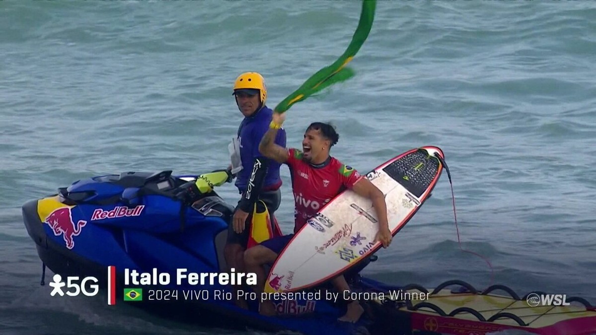 Italo Ferreira vence Yago Dora na final e é campeão em Saquarema