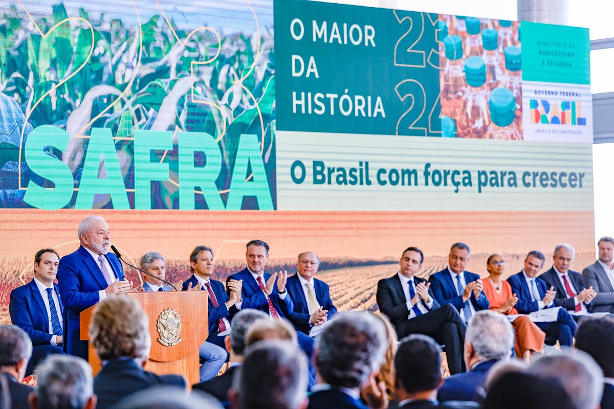 Lula lança Plano Safra de R$ 400,59 bilhões para agricultura empresarial