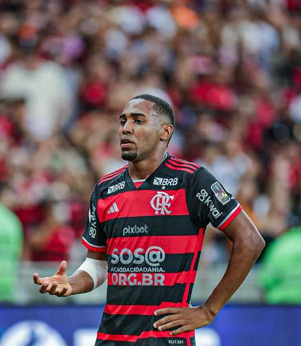 Flamengo faz trabalho especial para preservar Lorran após vaias