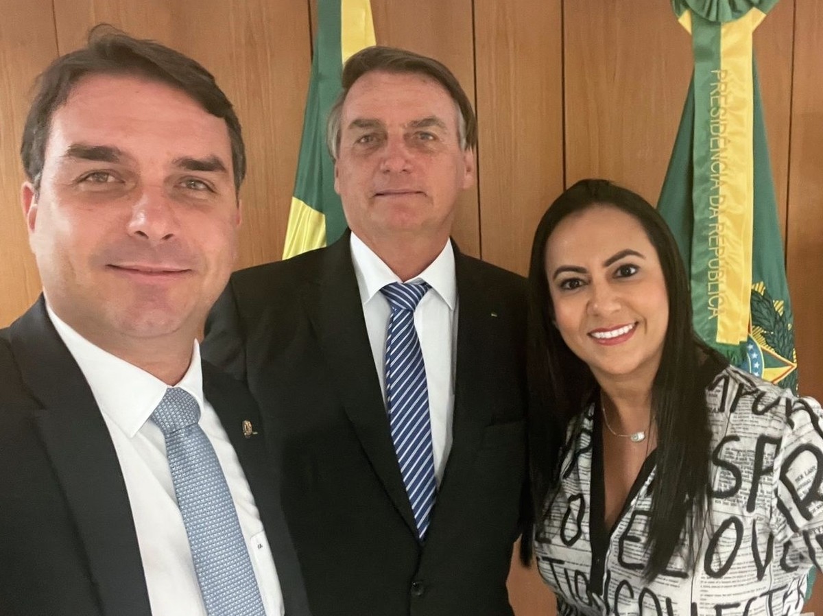 ‘Rachadinha’: Na reunião com Bolsonaro, advogada de Flávio diz que teve acesso a denúncia do MP antes da peça ser apresentada