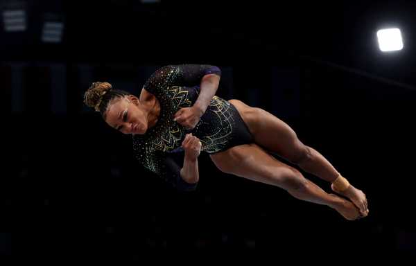 Rebeca Andrade se classifica para cinco finais e lidera equipe brasileira em Paris