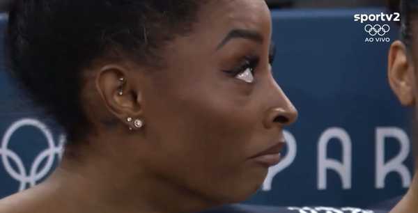 Simone Biles reage à série de Rebeca Andrade nas barras assimétricas; veja