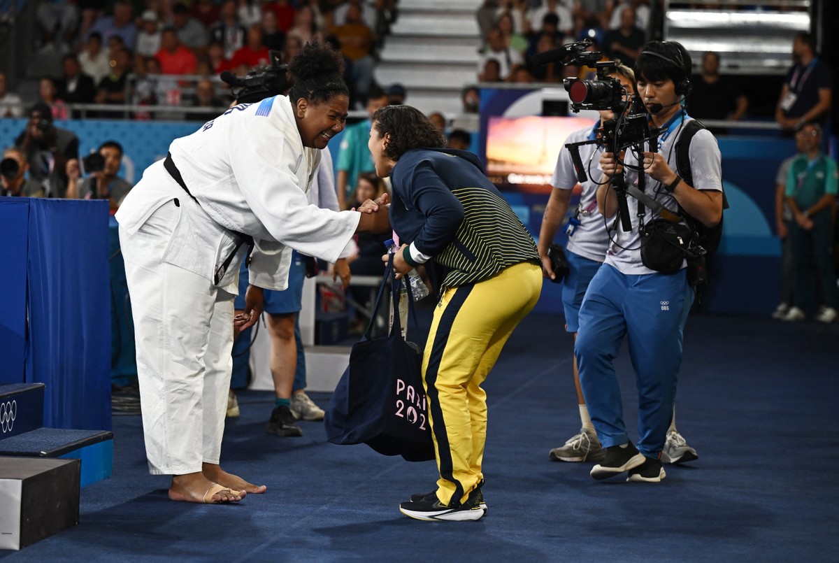 Paris 2024: Sarah Menezes se torna a primeira brasileira campeã olímpica como judoca e treinadora