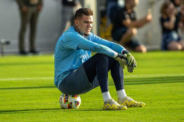 Bola de Ouro 2024: Ederson e Alisson ficam fora do top-10 de melhor goleiro do mundo