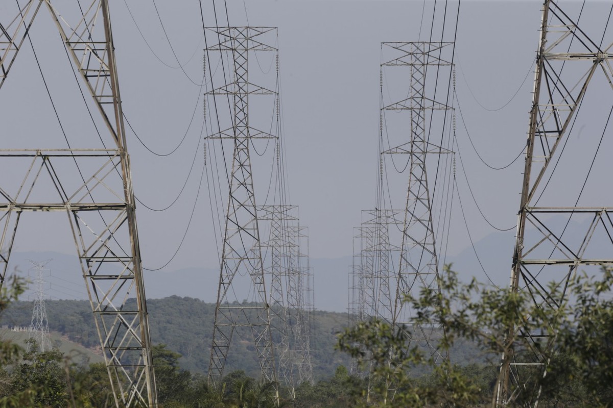 Aneel aciona bandeira vermelha 2 em outubro e conta de luz ficará mais cara