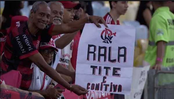 Tite é xingado por torcedores do Flamengo em retorno ao Maracanã