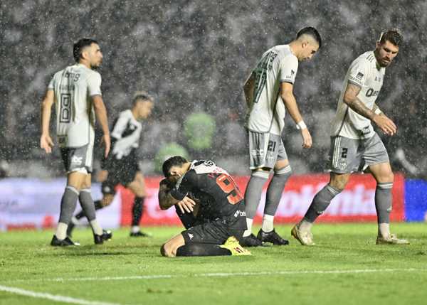 Vegetti desaba e chora copiosamente após eliminação do Vasco na Copa do Brasil